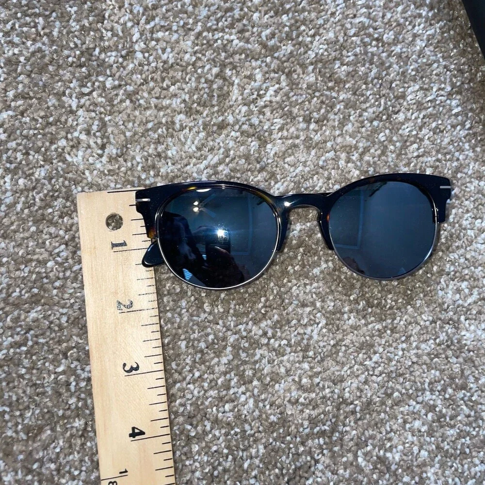 Sun Trends sun glasses with case Tortoise brown rimed great condition unisex